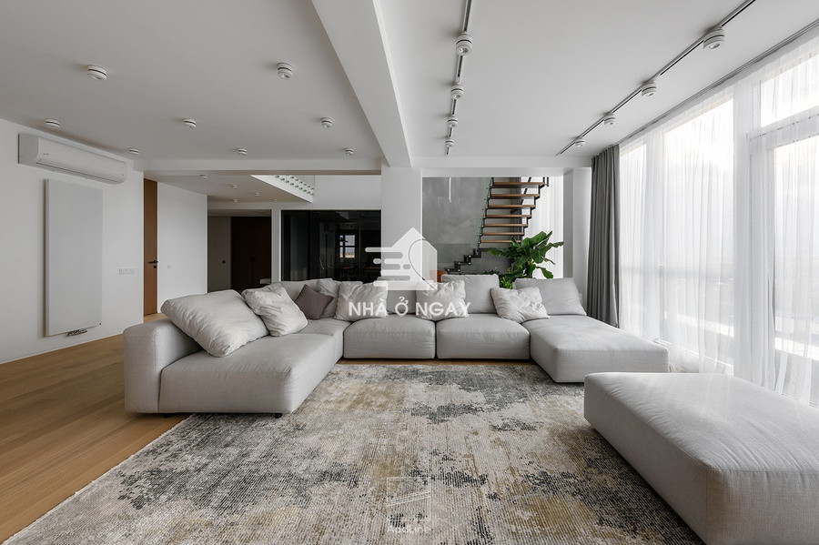 phong-khach-voi-diem-nhan-sofa-trang