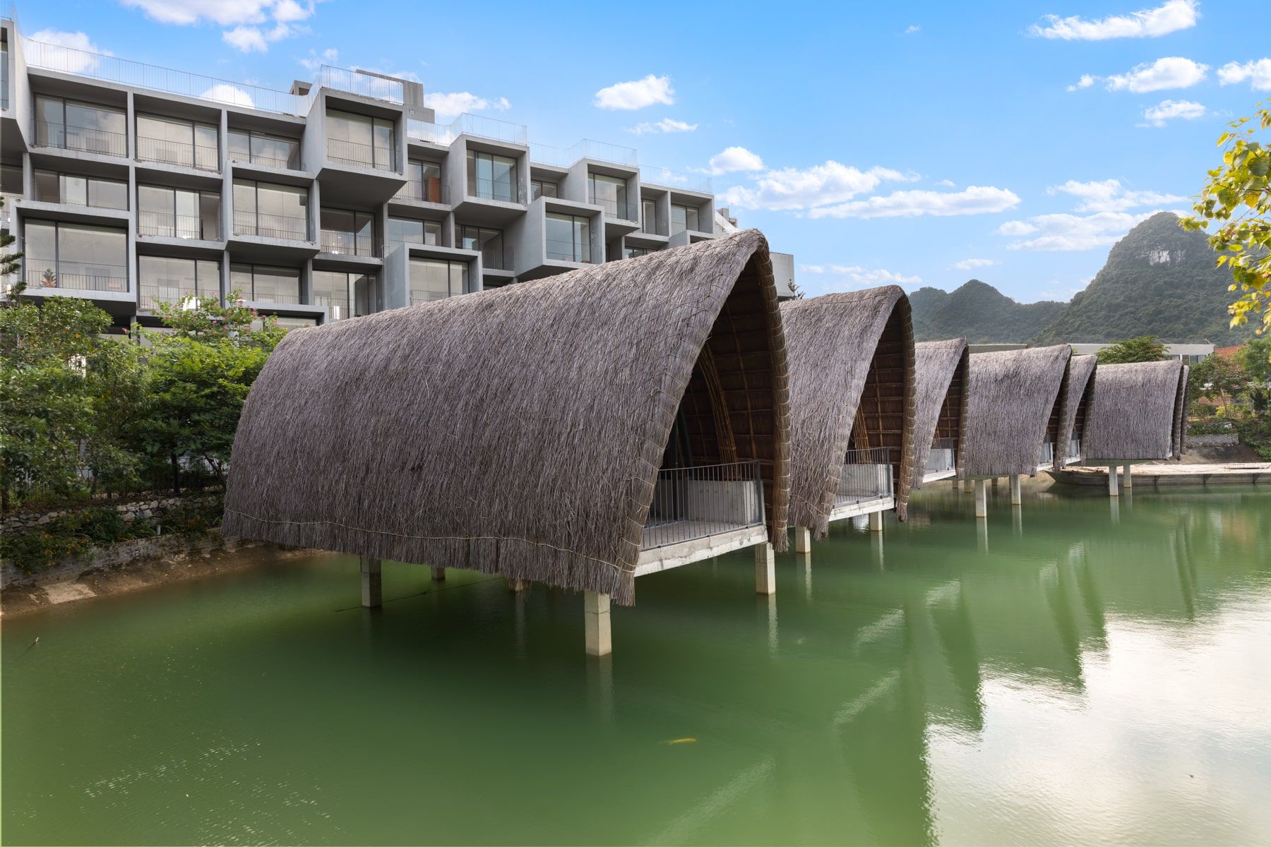 nha-mau-vedana-resort-1.jpg