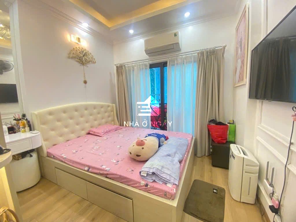 1761548418848-ban-nha-hoang-hoa-tham-4.jpg